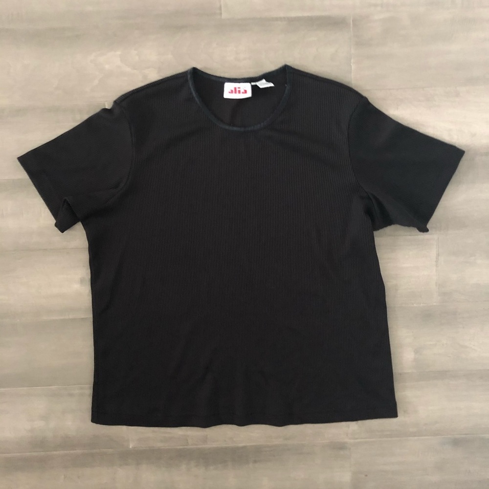ALIA Black Ribbed T-shirt size L